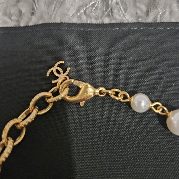 Auth CHANEL Pearl Necklace - Picture 2 of 9